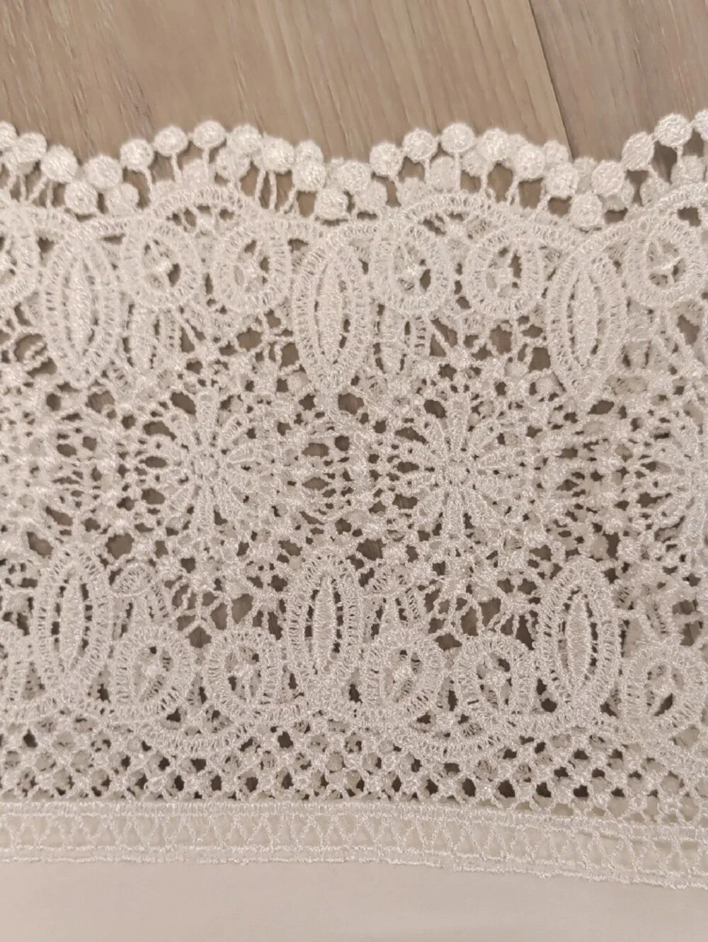 Hillcrest- 2 Elegant Lace Trim Pillowcases 1 Flat Sheet Full Size- White